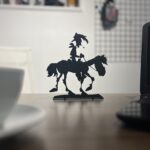 kovboy metal masaüstü dekoru